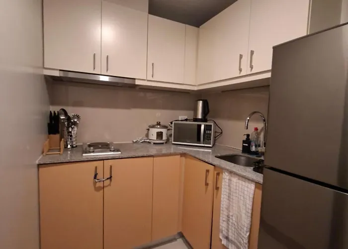 Mysuites2go33e Uptown Parksiutes Tower2 Hostel Manila